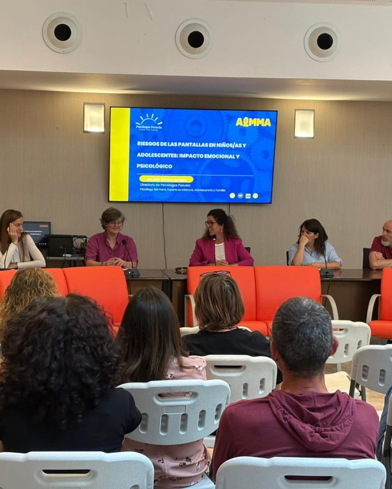 La Sierra Lidera la Conciencia Digital con las Primeras Jornadas de Salud en la Adolescencia
